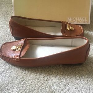 Michael Kors Tan Flats (Brand New)